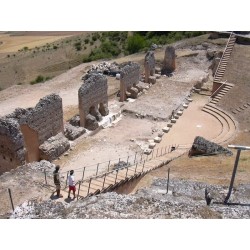 Teatro y termas romanas